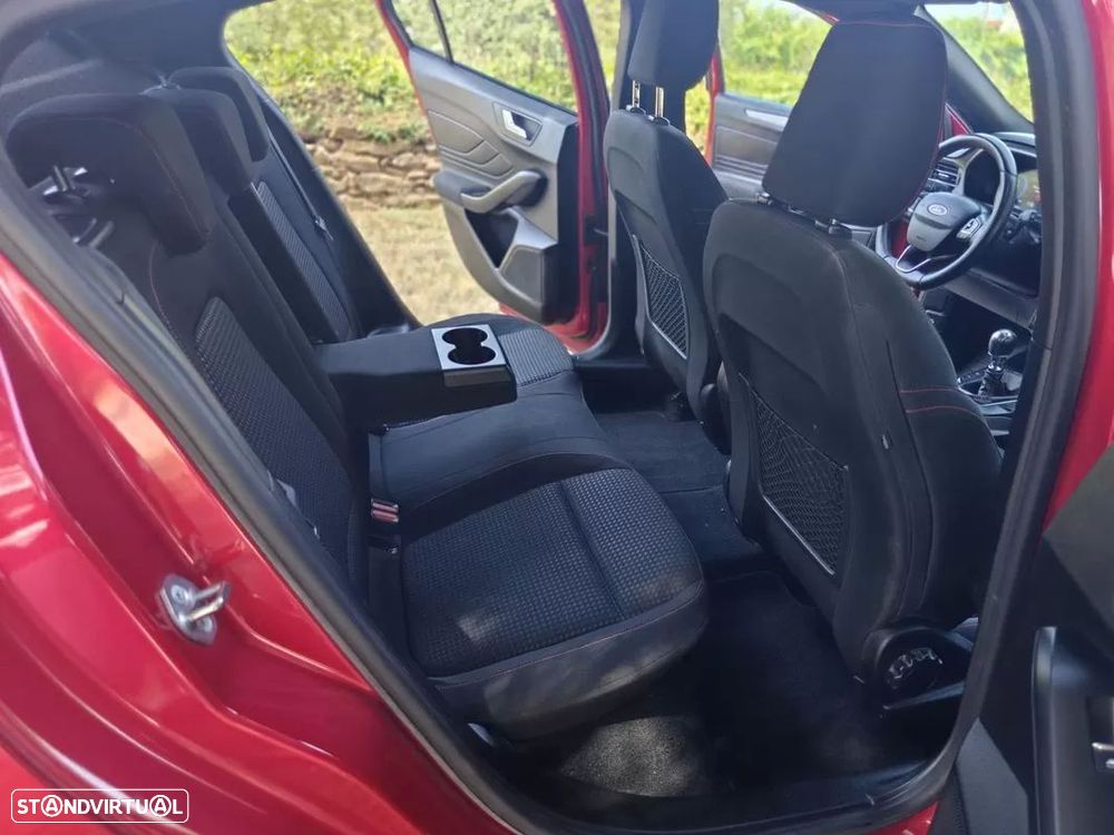 Ford Focus 1.0 EcoBoost MHEV ST-Line - 17