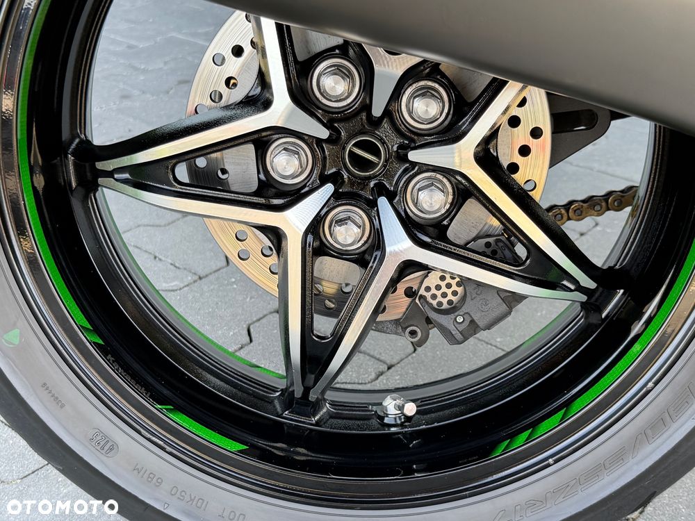 Kawasaki Ninja H2 SX - 11