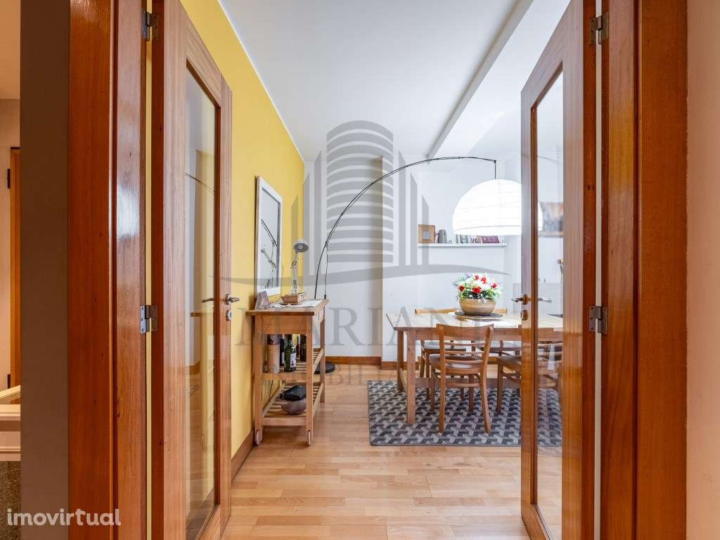 T2 Mobilado no Centro de Gaia | Pronto a Habitar | Garagem - Grande imagem: 2/27