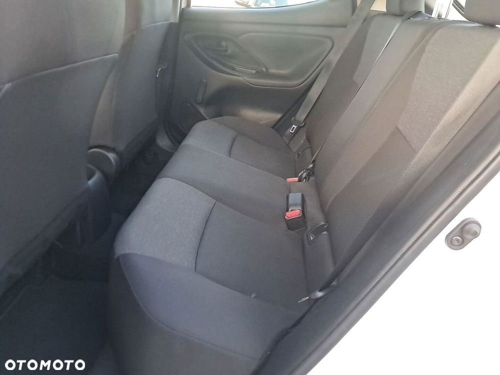 Toyota Yaris - 13