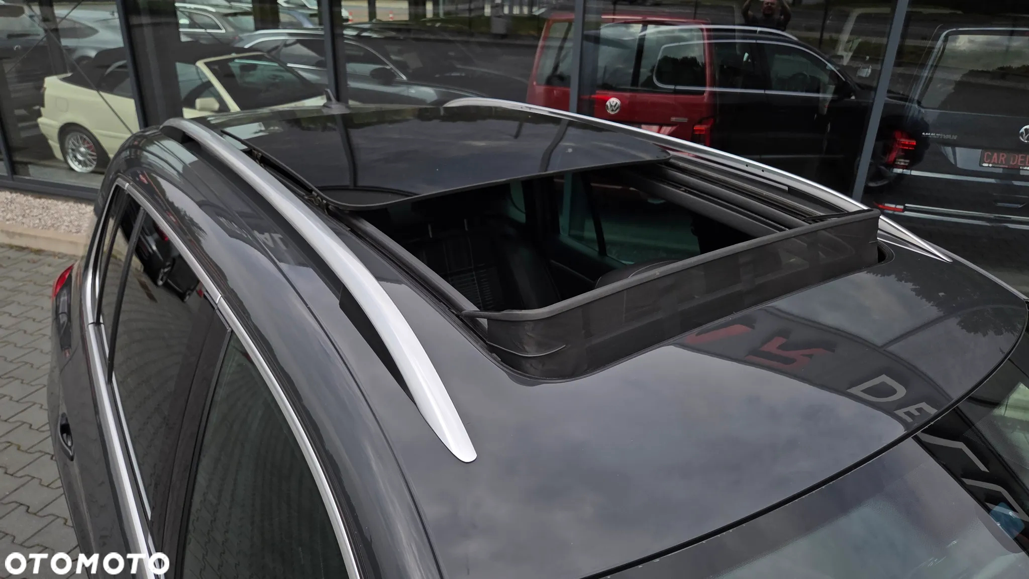 Volkswagen Tiguan 2.0 TDI DPF BlueMotion Technology Lounge Sport & Style - 26