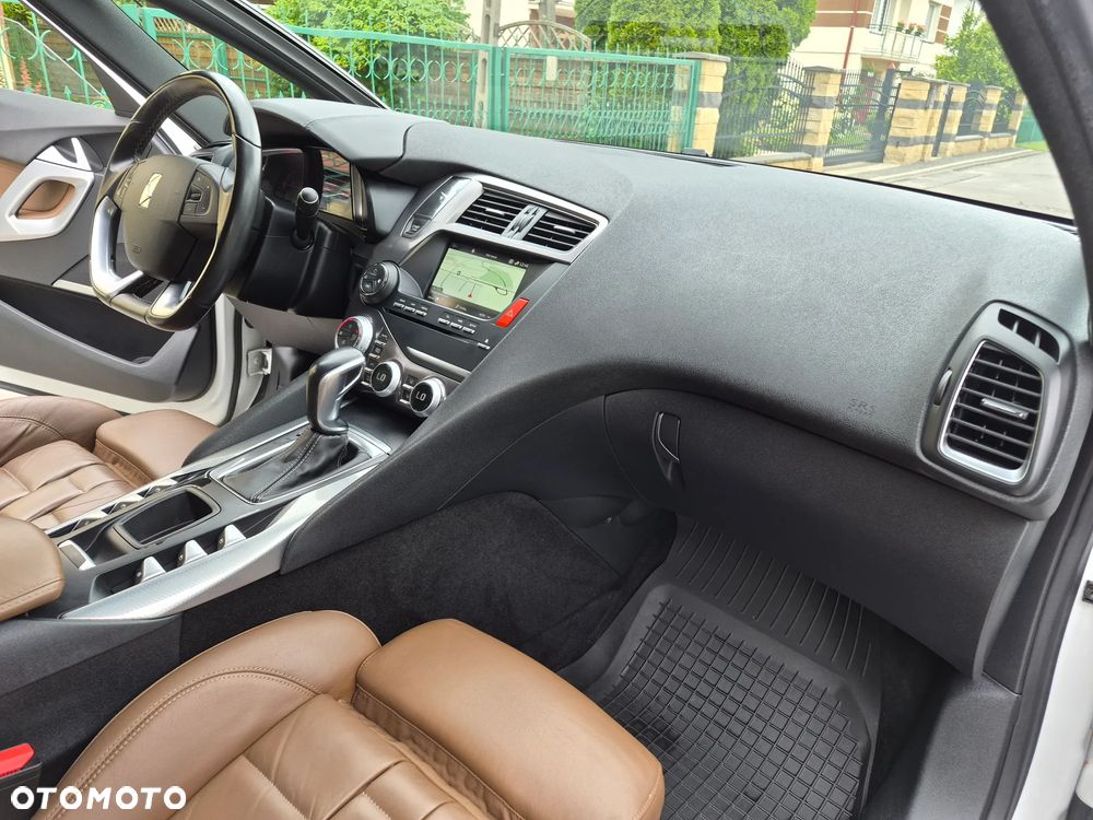 Citroën DS5 2.0 BlueHDi SoChic EAT6 - 14