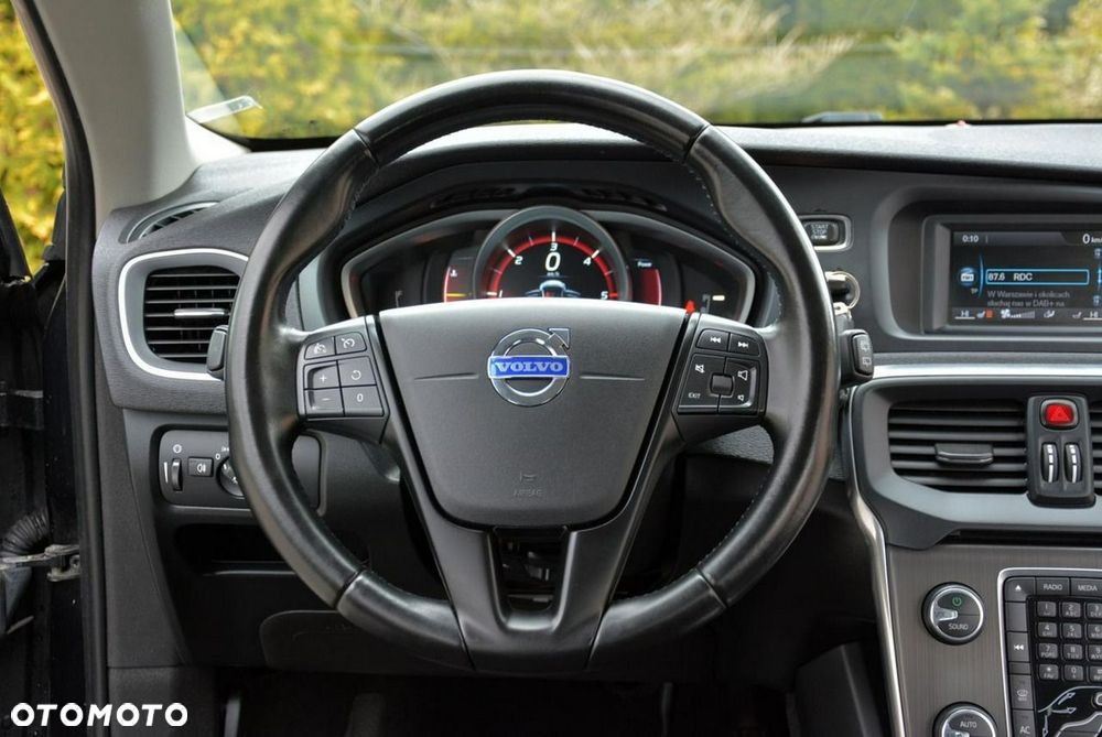Volvo V40 D3 Geartronic Momentum - 25