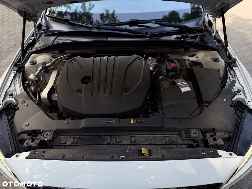 Volvo V60 B5 B R-Design - 19