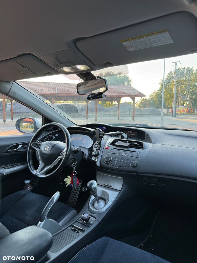 Honda Civic 1.8 Executive - 12