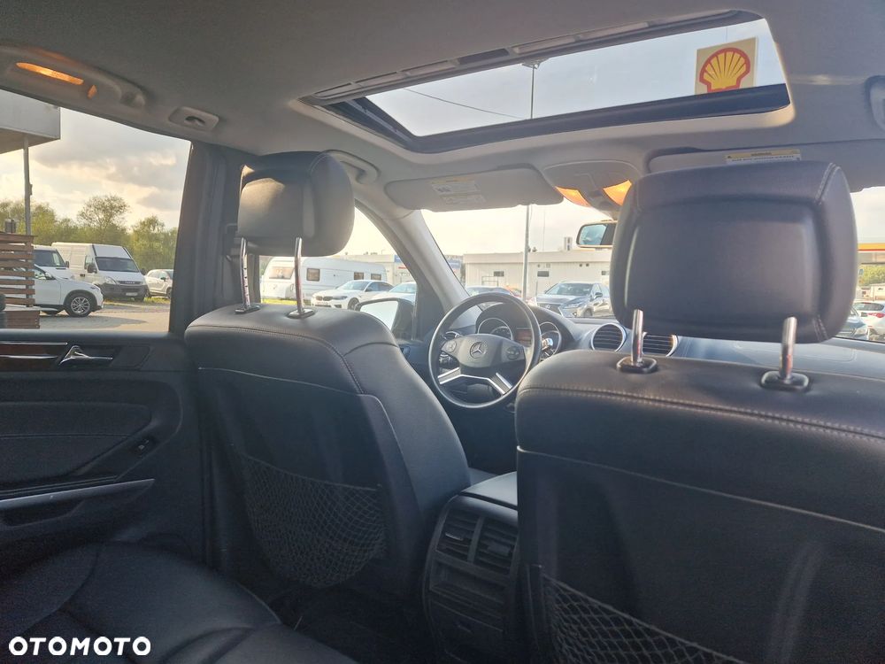 Mercedes-Benz GL 450 4Matic 7G-TRONIC Grand Edition - 30
