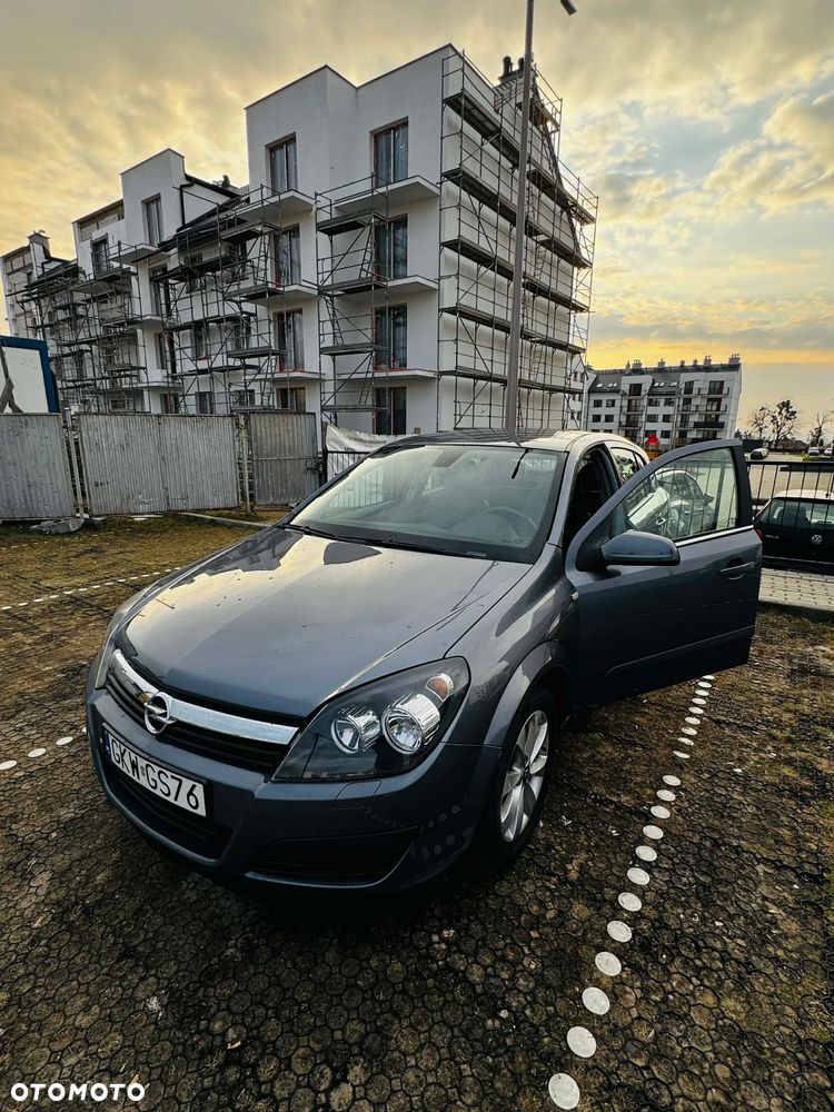Opel Astra 1.6 Essentia - 4