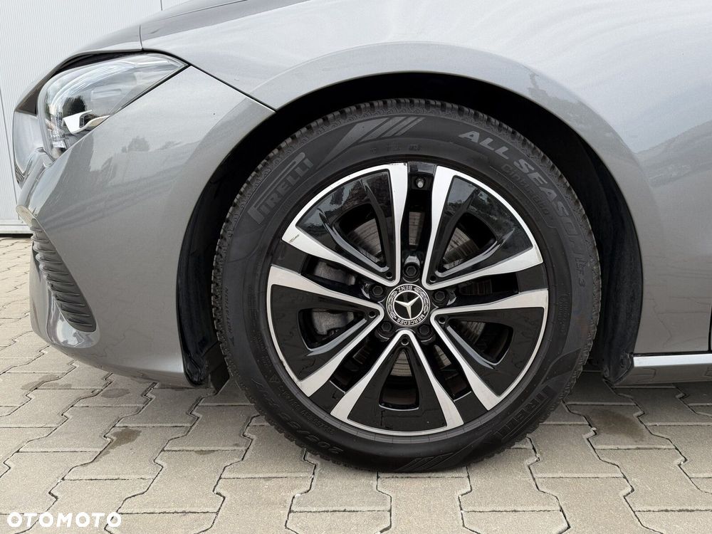 Mercedes-Benz CLA 200 mHEV 7G-DCT - 12