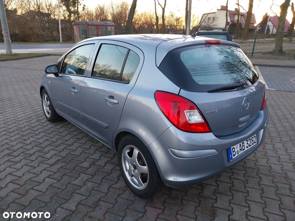 Opel Corsa 1.2 16V Edition - 11