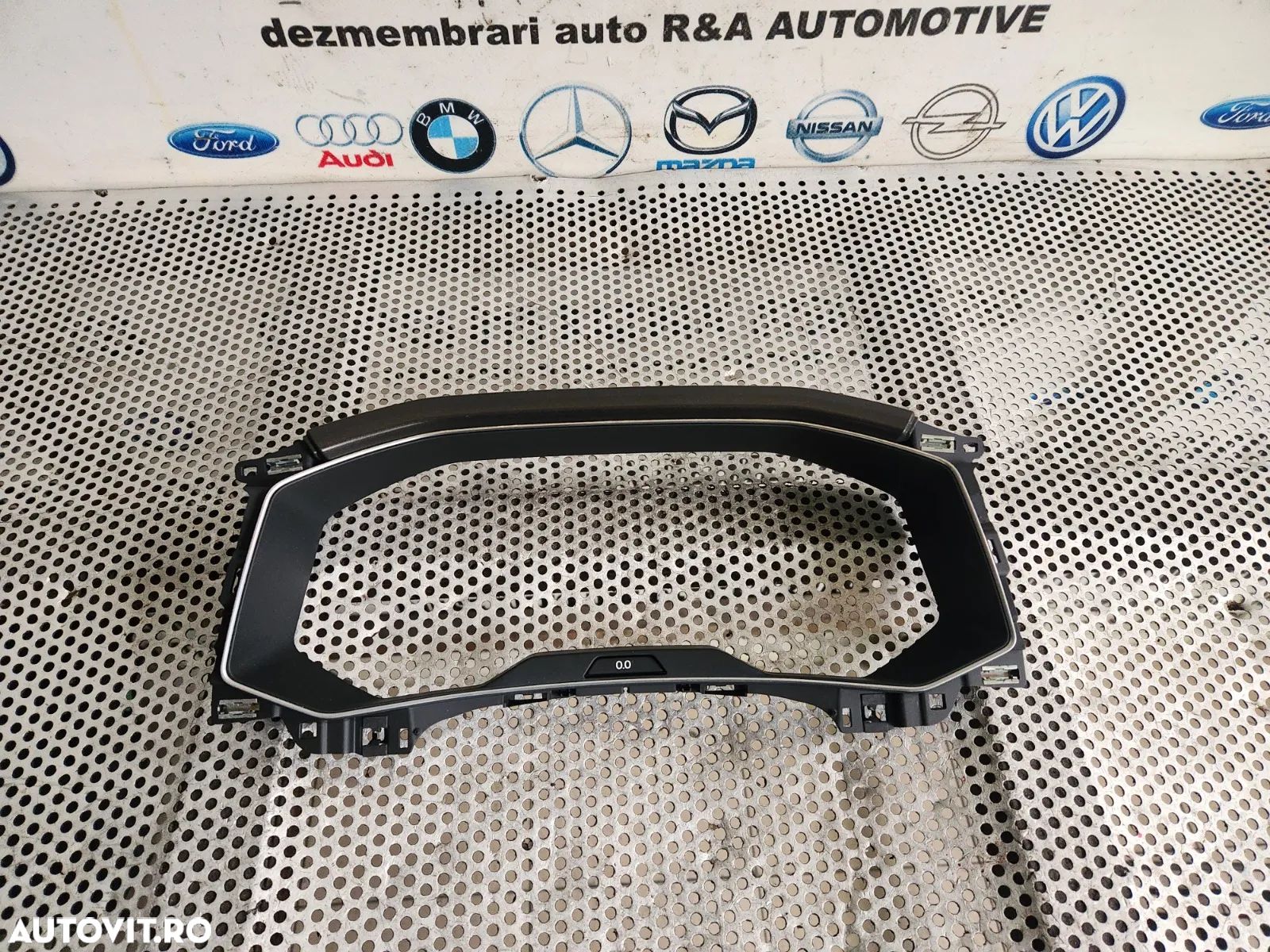 Ornament Rama Ceasuri Bord Vw T-Roc Dezmembrez Vw T-Roc - Dezmembrari Arad - 1