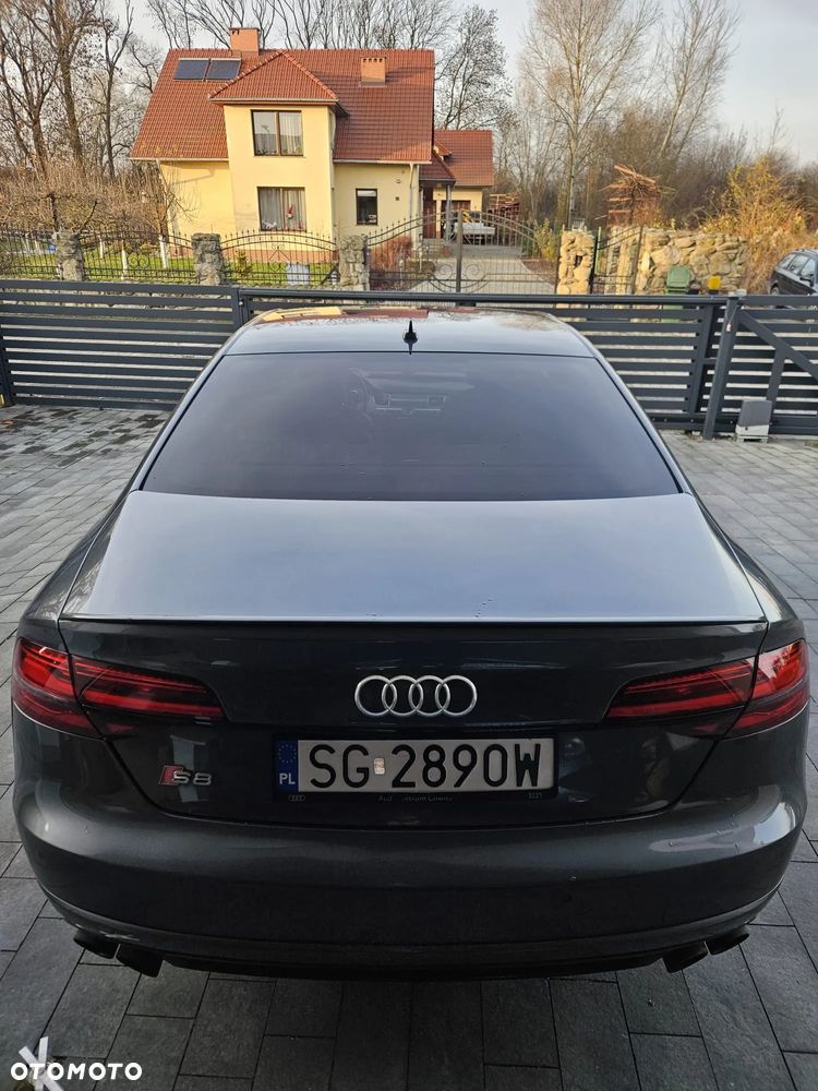 Audi S8 - 16
