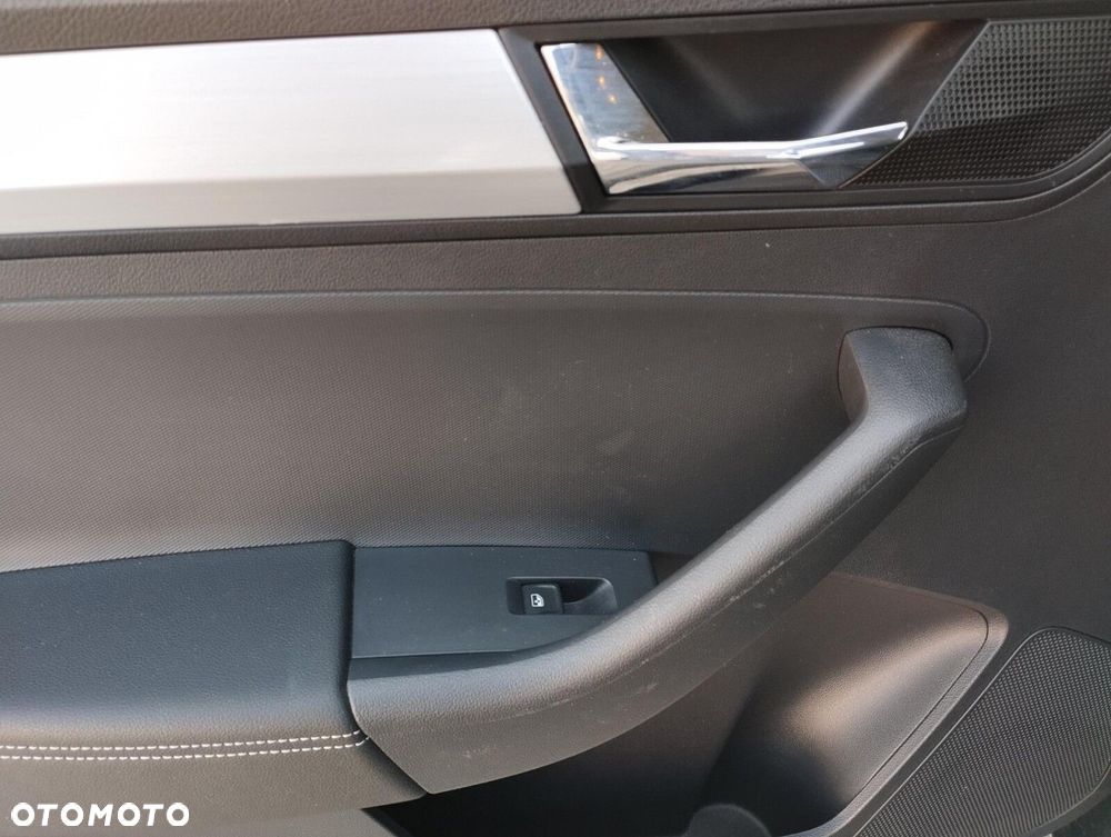 Skoda RAPID 1.0 TSI Ambition - 23