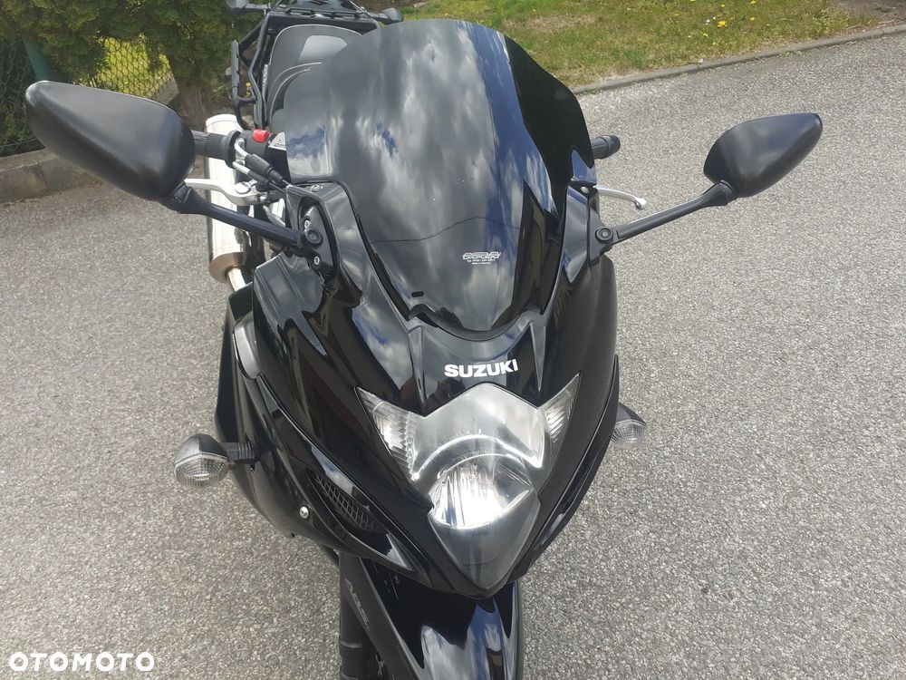 Suzuki GSX - 13