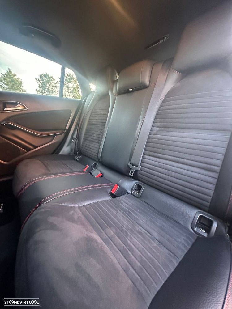 Mercedes-Benz CLA 180 d Shooting Brake AMG Line - 18