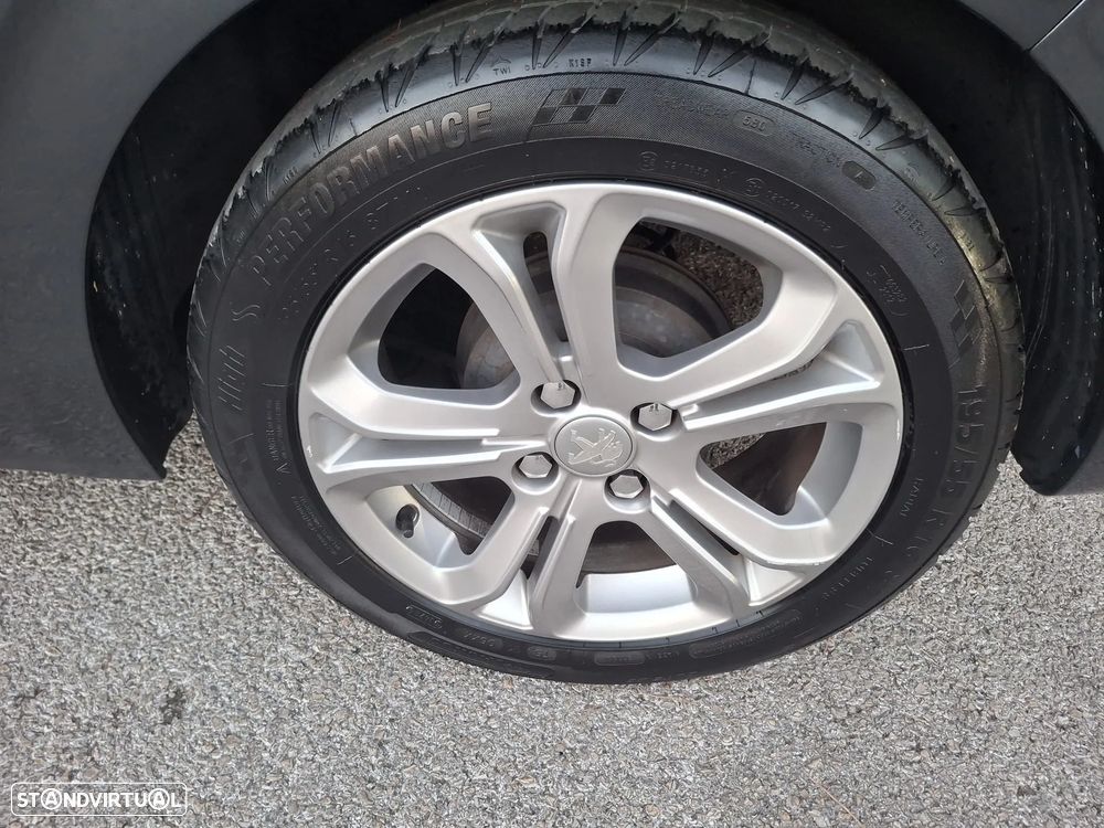 Peugeot 208 1.2 VTi SE Style - 9