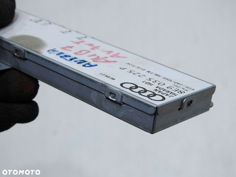 WZMACNIACZ ANTENY AUDI A4 B7 8E9035225P - 7