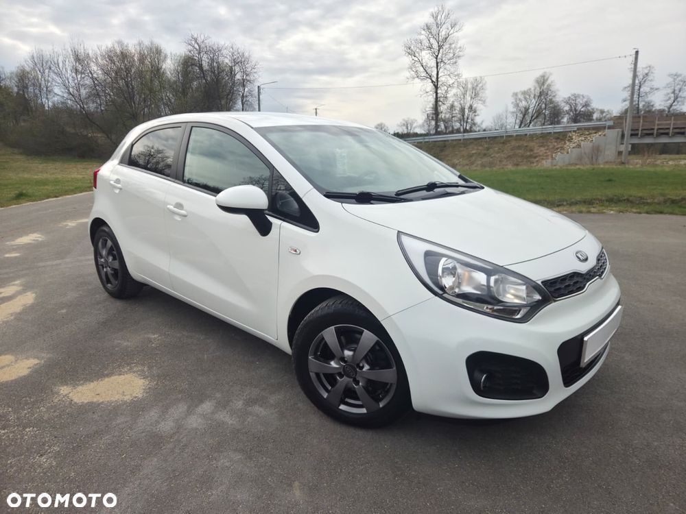 Kia Rio 1.2 L - 2