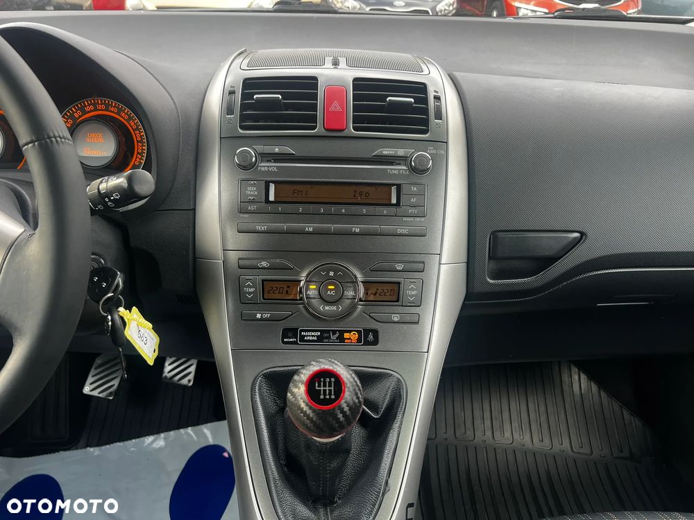 Toyota Auris 1.6 Executive - 20