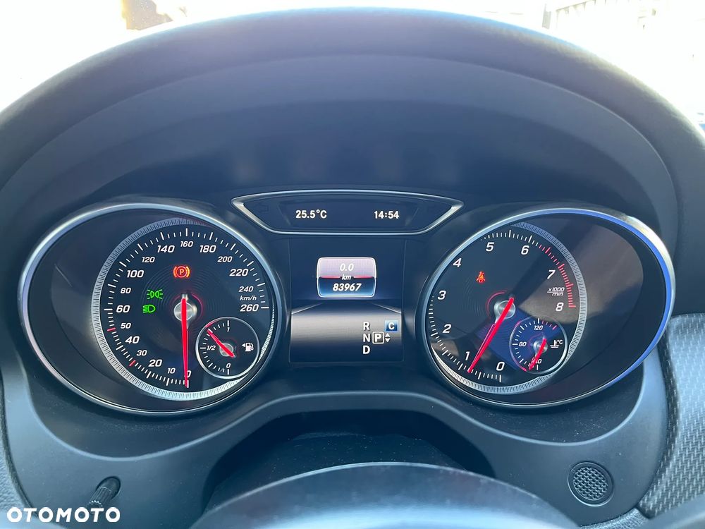 Mercedes-Benz GLA 200 7G-DCT Style - 9