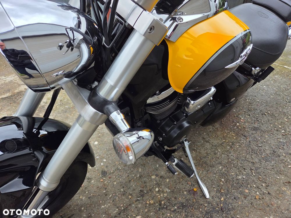 Suzuki Intruder - 29
