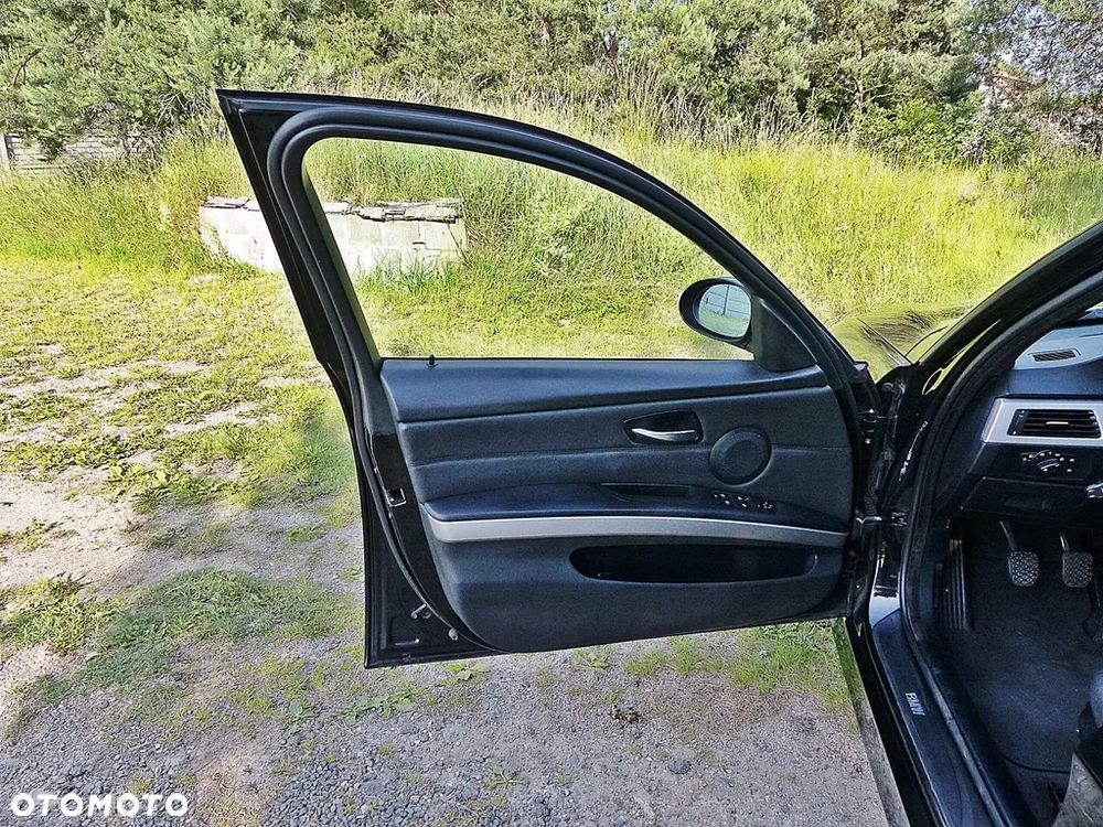 BMW Seria 3 320i Edition Exclusive - 16