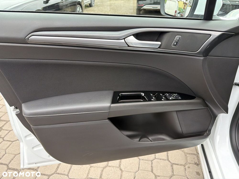 Ford Mondeo - 12
