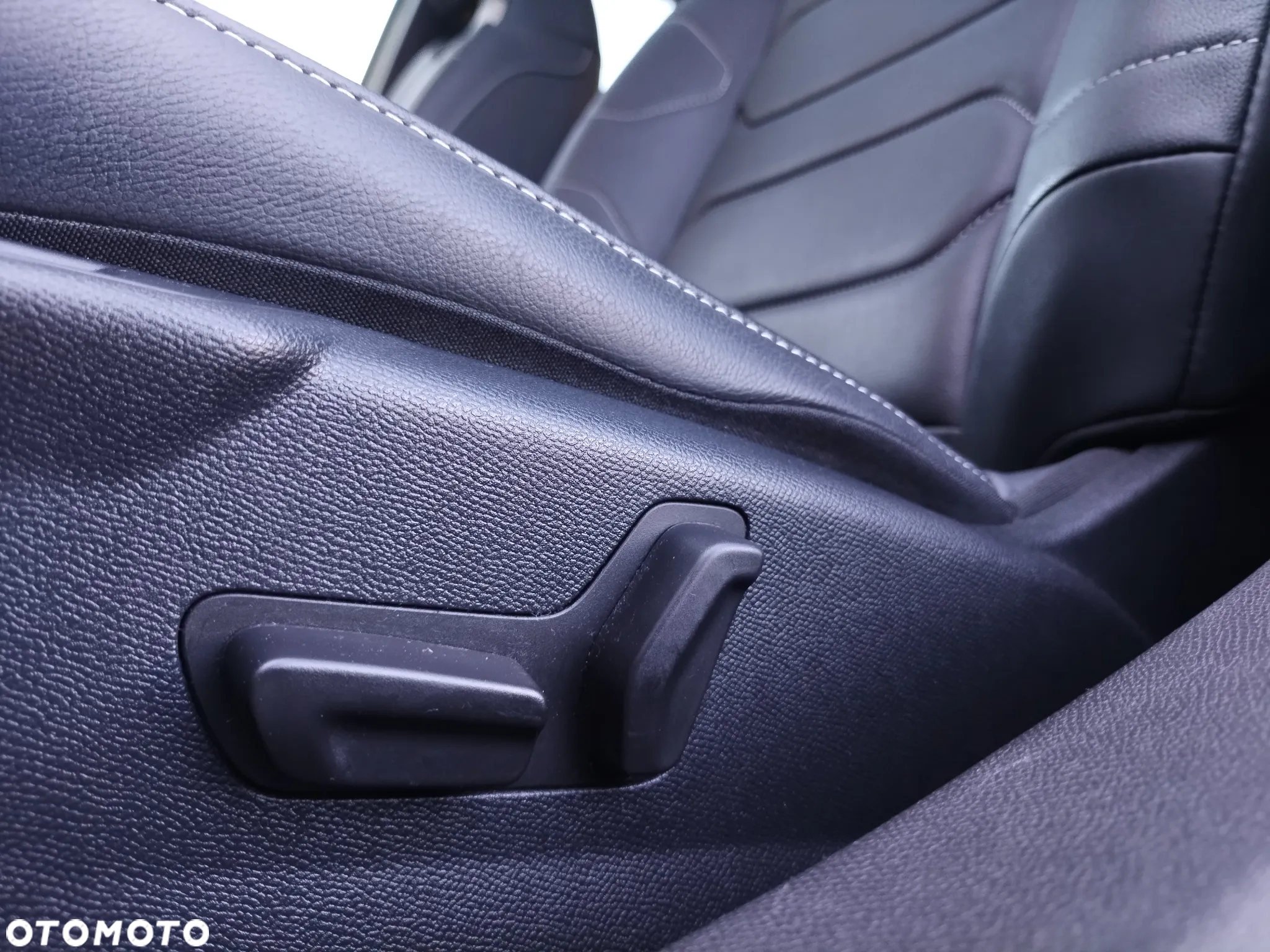 Citroën C4 1.2 PureTech Shine S&S EAT8 - 17