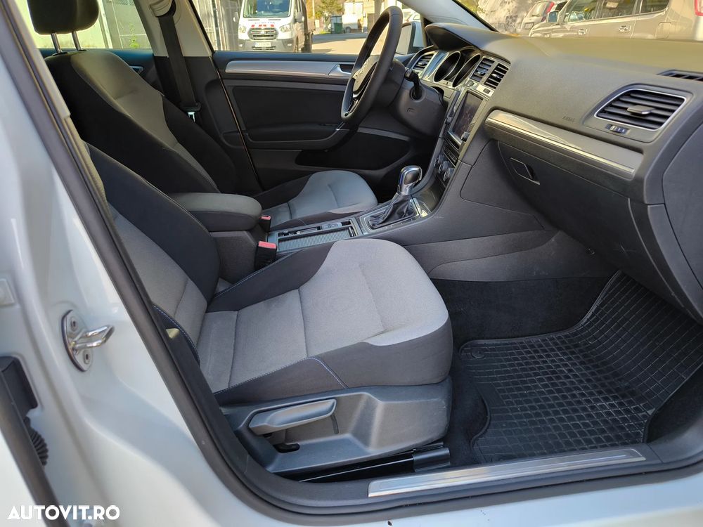 Volkswagen Golf e-Golf - 10