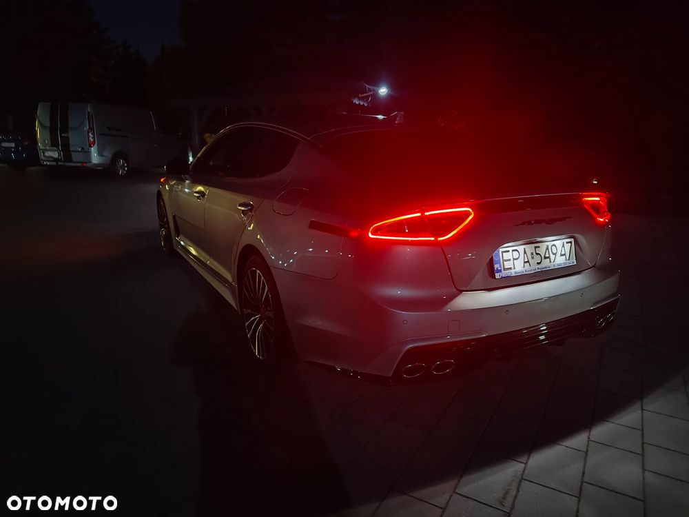 Kia Stinger - 12
