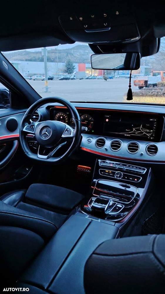 Mercedes-Benz E 220 d 4MATIC 9G-TRONIC AMG Line - 11