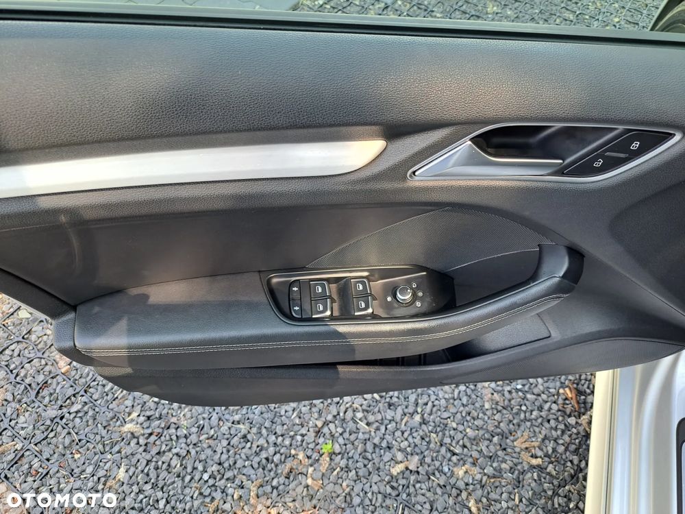 Audi A3 Sportback 1.6 TDI DPF S line Sportpaket - 14