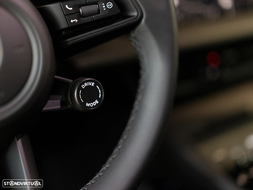 Porsche Macan Electric 4 - 42