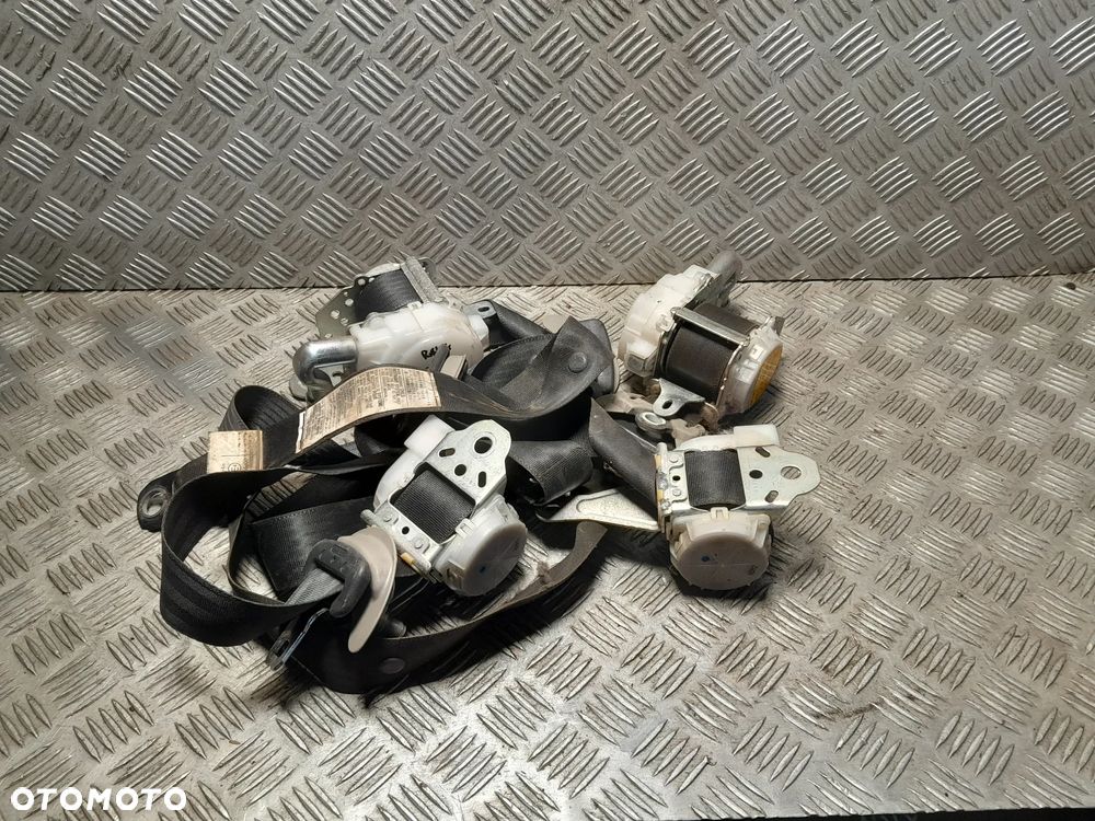 TOYOTA RAV4 KOMPLET PASÓW BEZPIECZEŃSTWA - 1