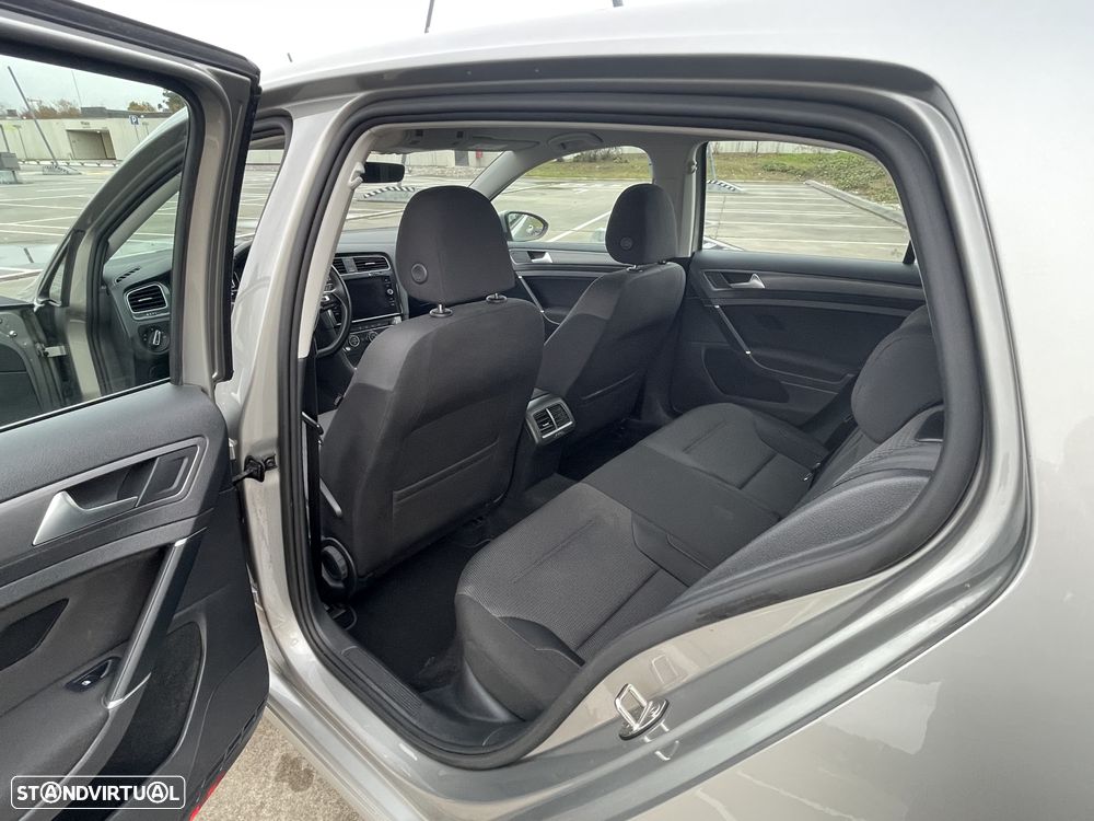 VW Golf 1.6 TDI Confortline - 35