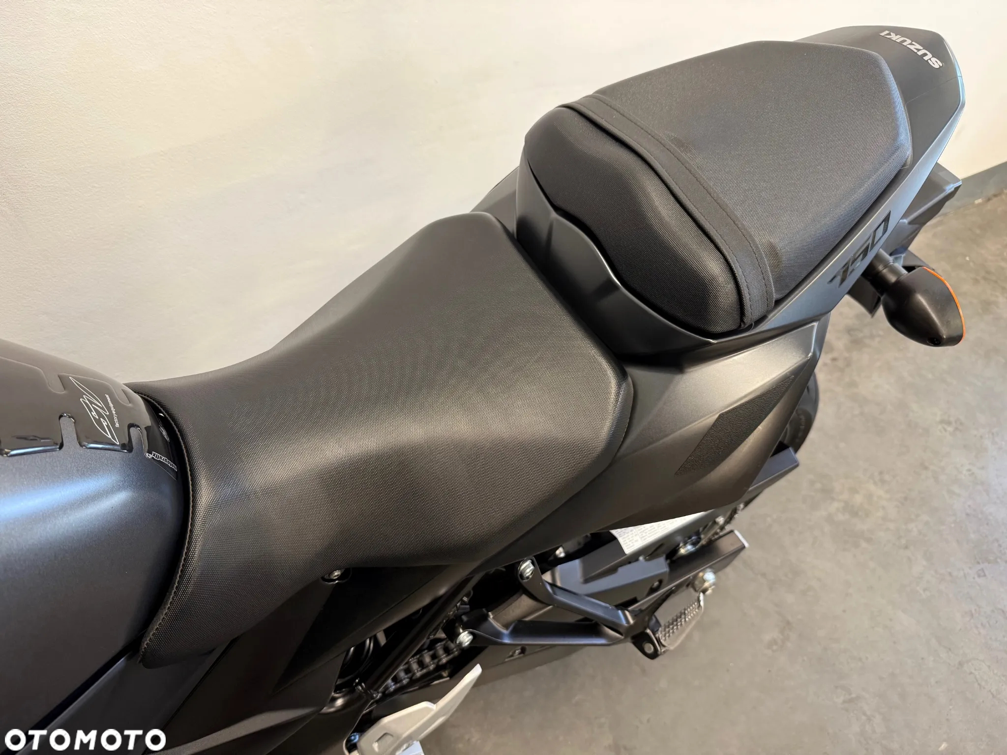 Suzuki GSR - 25