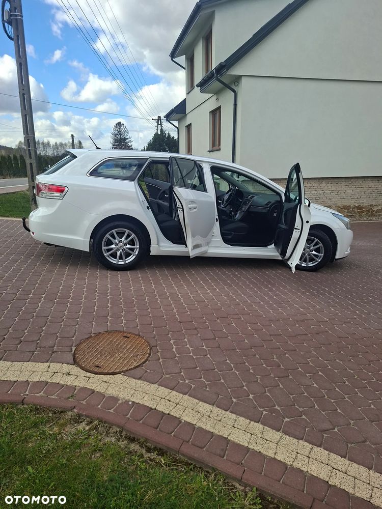 Toyota Avensis 1.8 Life - 6