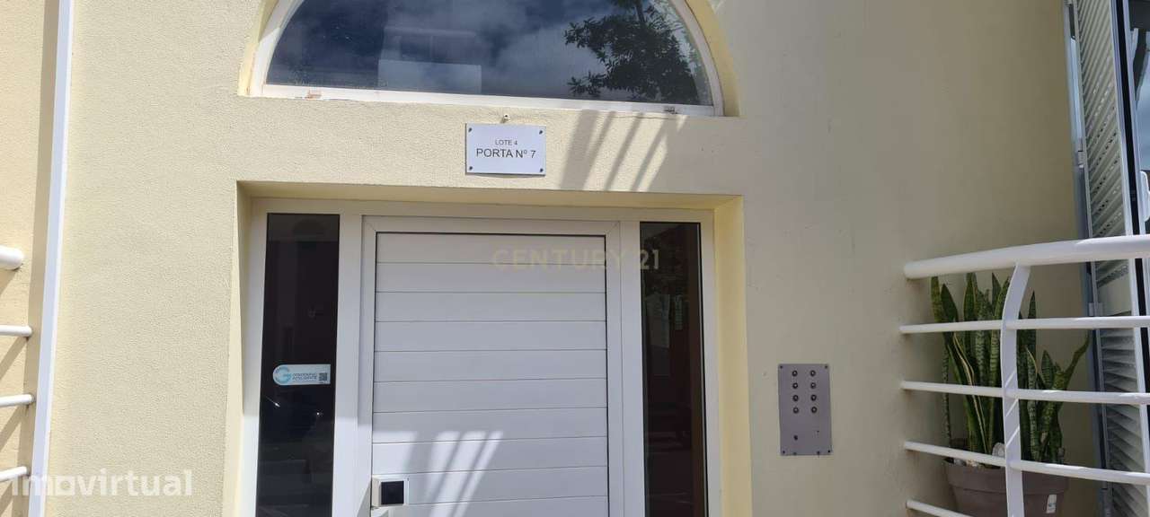 Apartamento T2 com Excelente Luminosidade e Localização Estratégica em - Grande imagem: 3/18