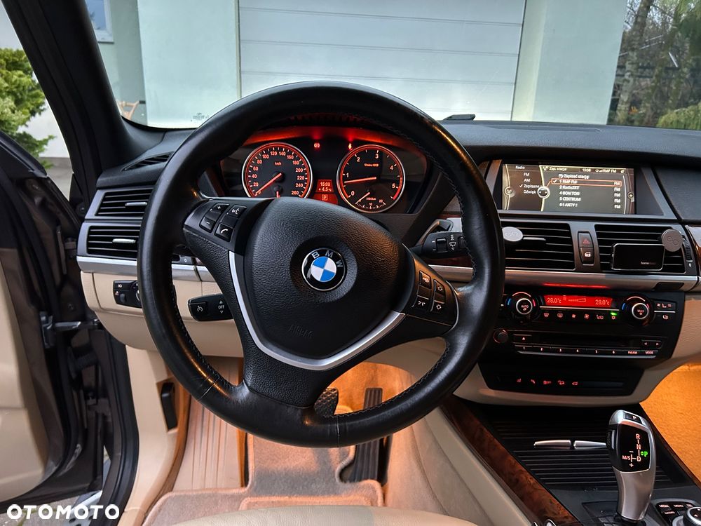 BMW X5 xDrive35d - 22