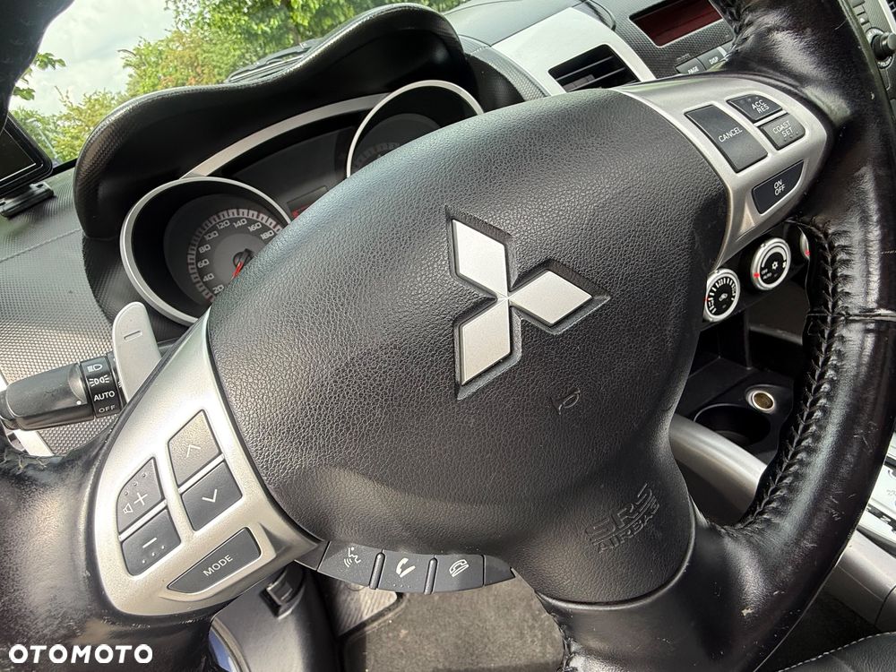Mitsubishi Outlander 2.4 4WD CVT Intense - 33