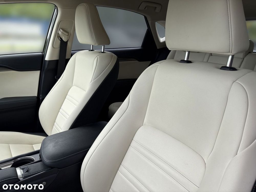Lexus NX 300 F Impression AWD - 11