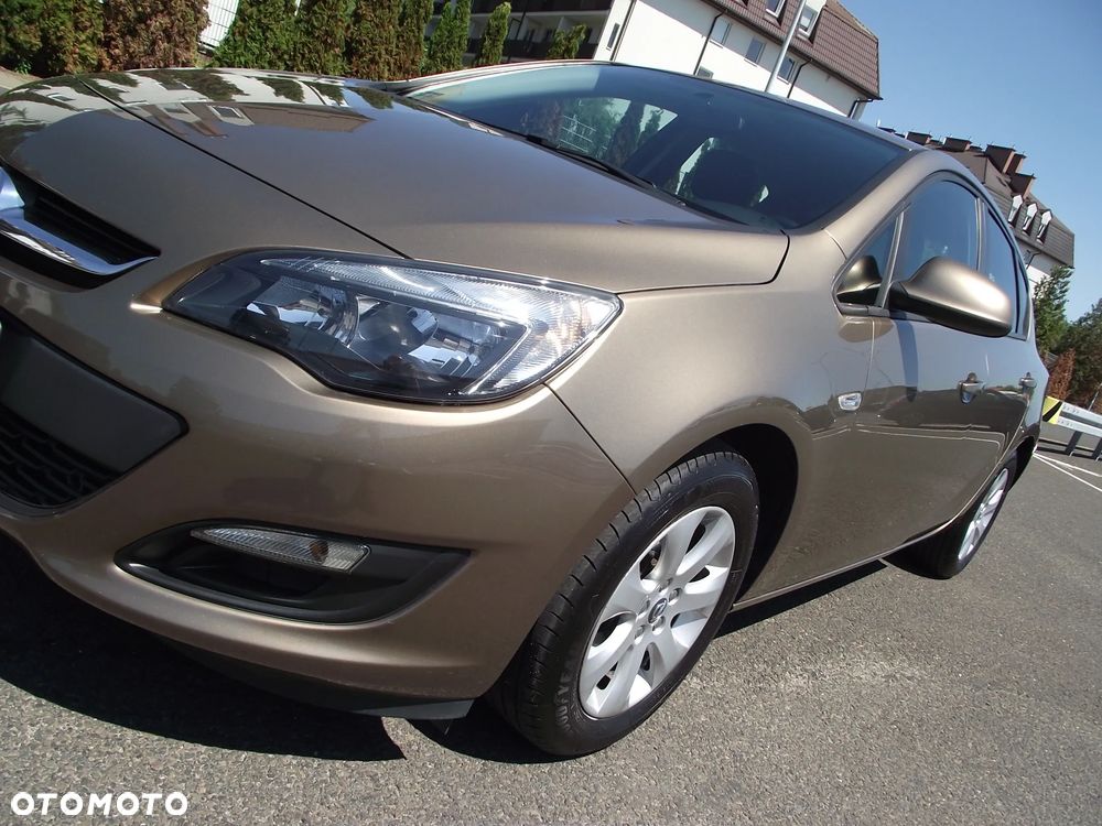 Opel Astra 1.6 Cosmo EU6 - 13