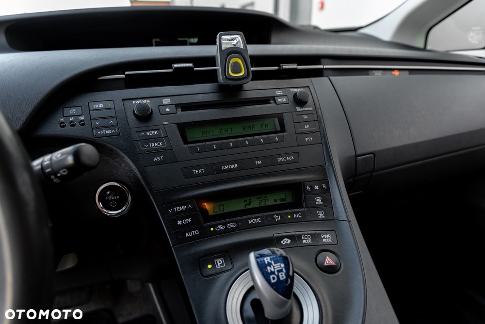Toyota Prius 1.8 HSD Premium - 35