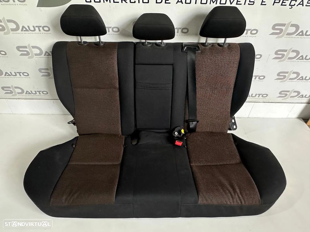 Conjunto Bancos - Mercedes C (W204) - 14