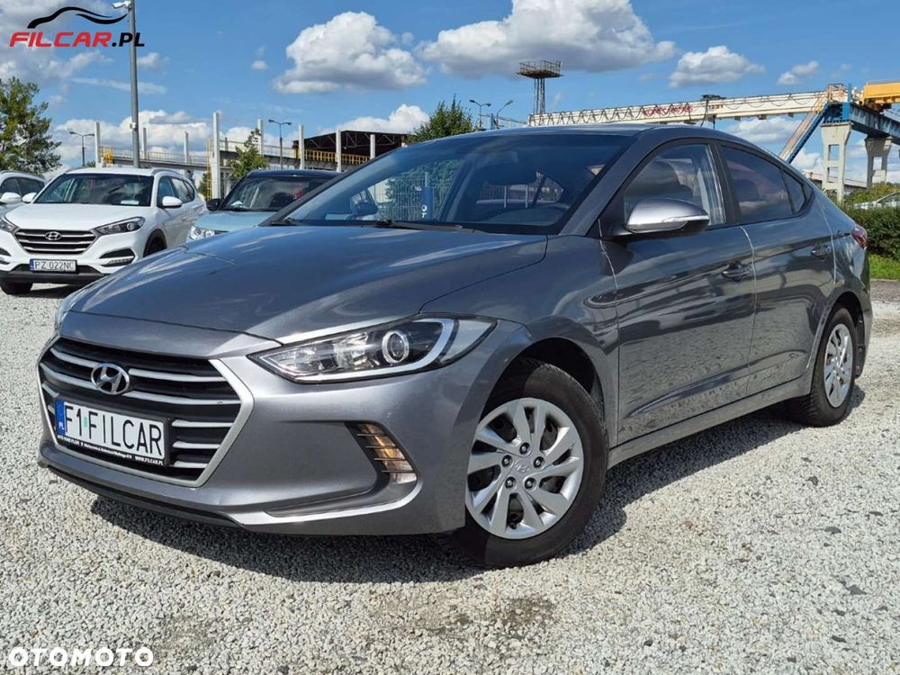 Hyundai Elantra - 2