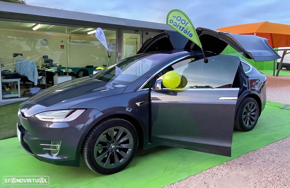 Tesla Model X 100D - 34