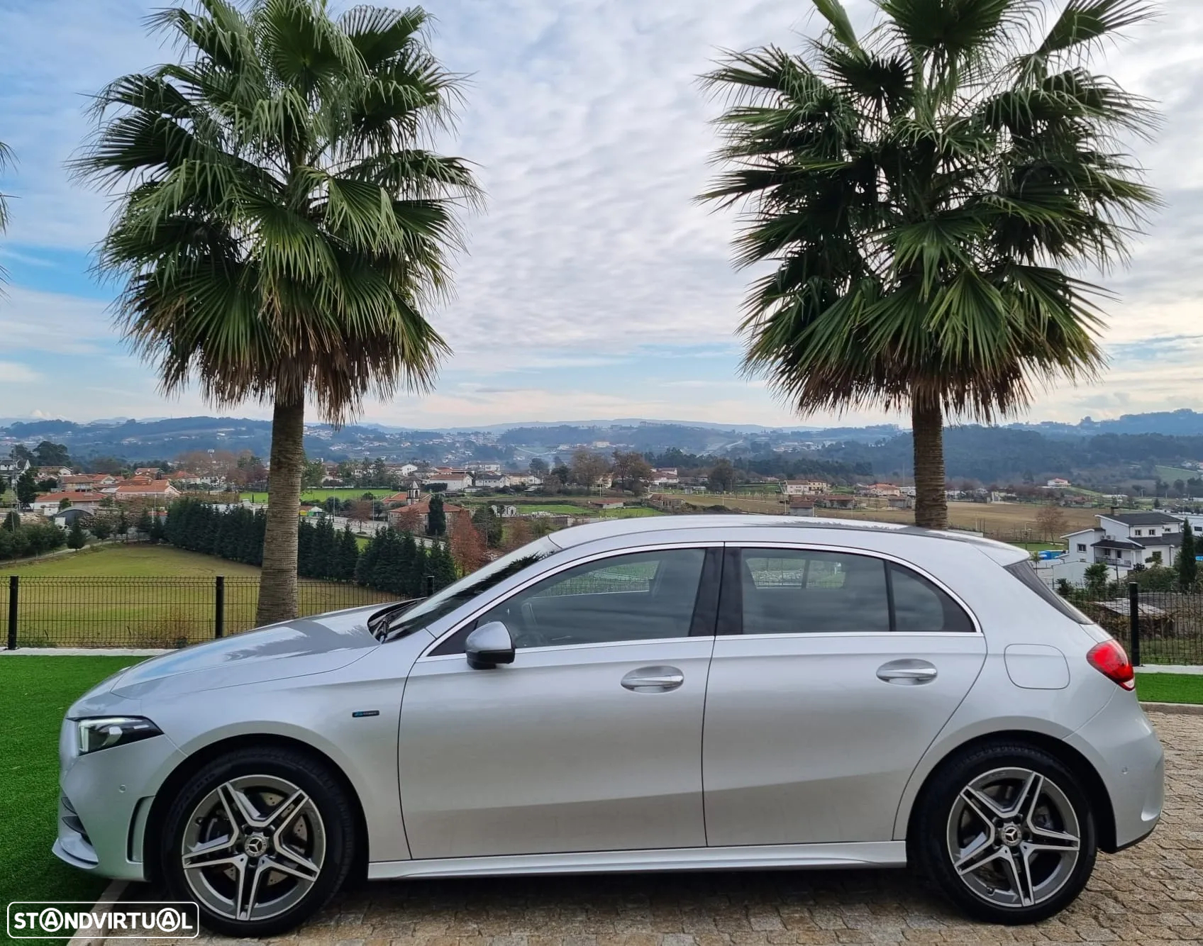 Mercedes-Benz A 250 e AMG Line - 16