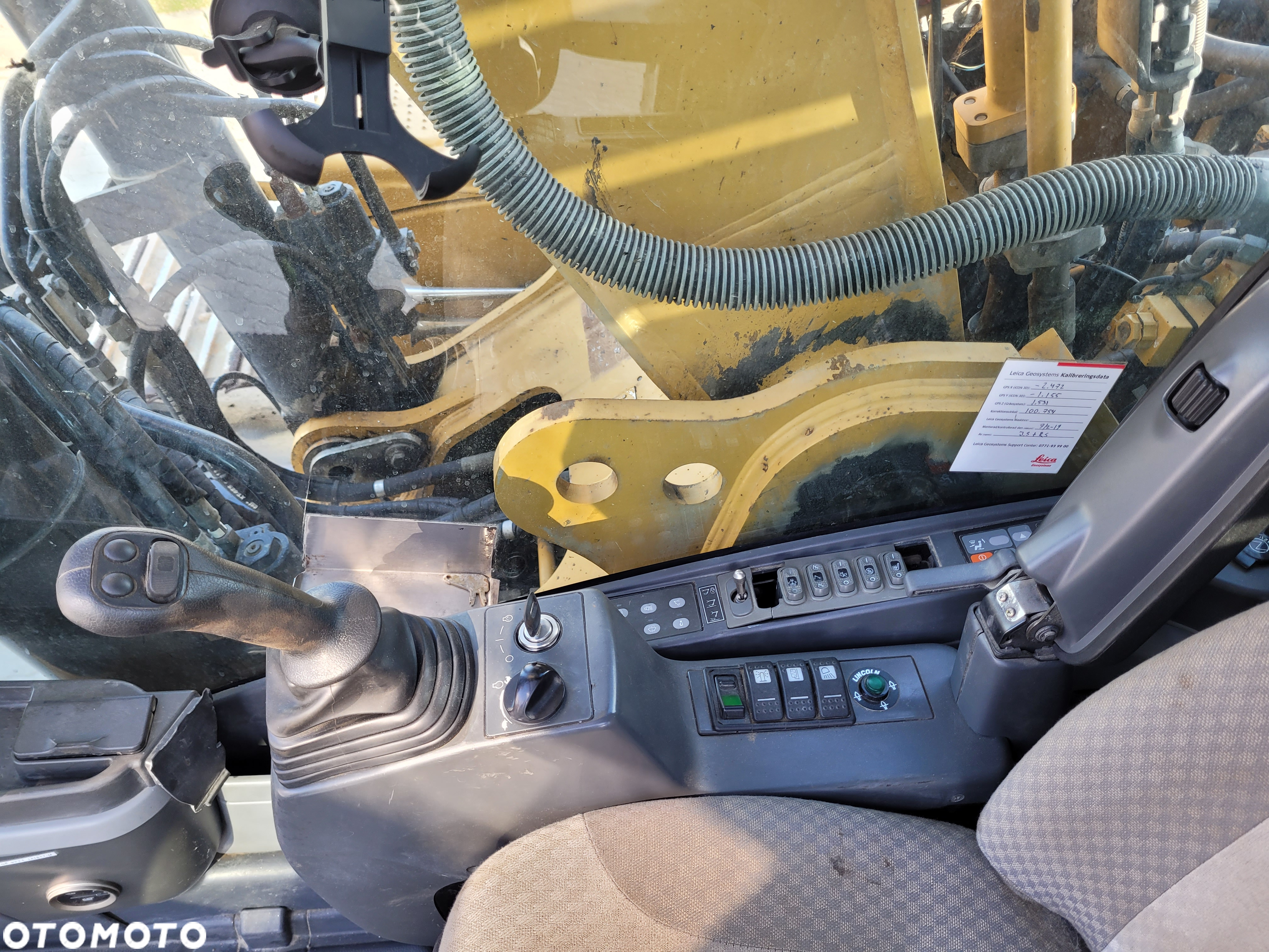Caterpillar CAT 325 D - 28