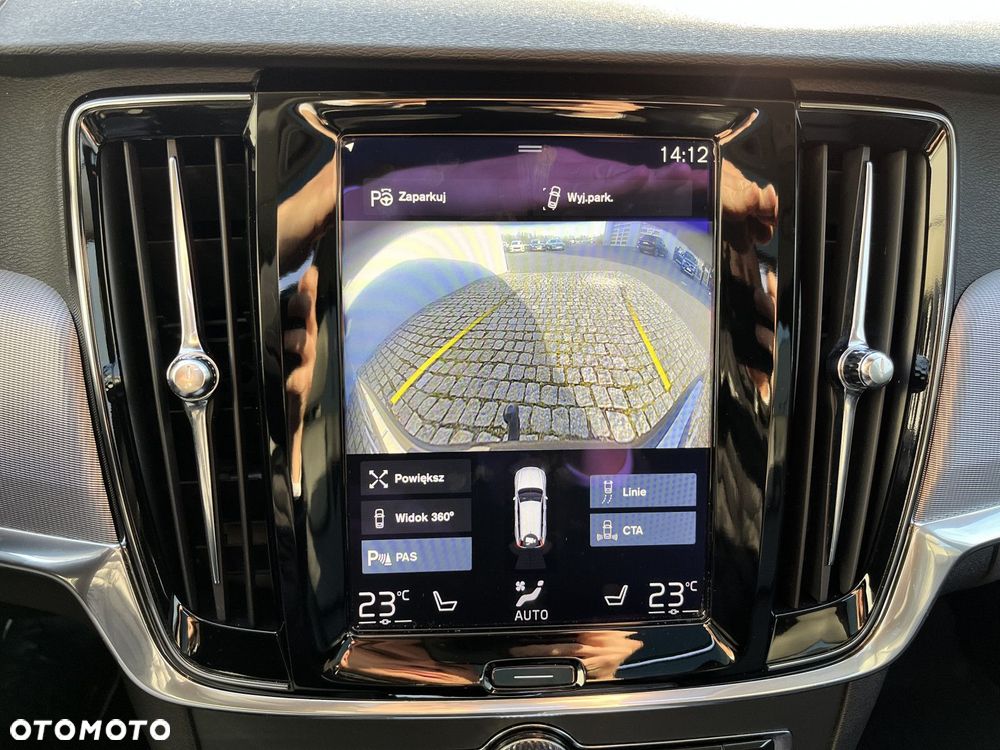 Volvo V90 Cross Country - 20