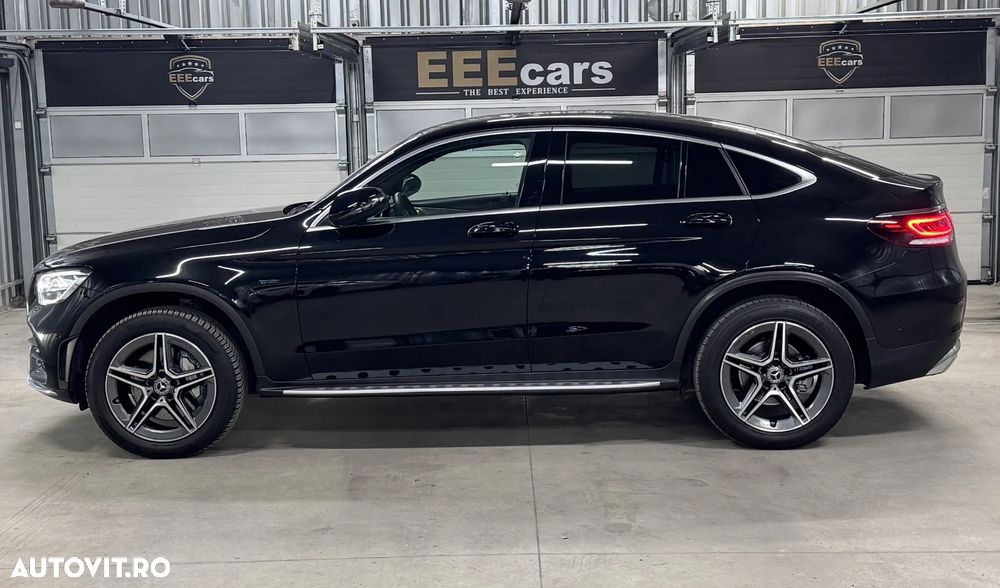 Mercedes-Benz GLC 300 e 4Matic 9G-TRONIC AMG Line Plus - 32