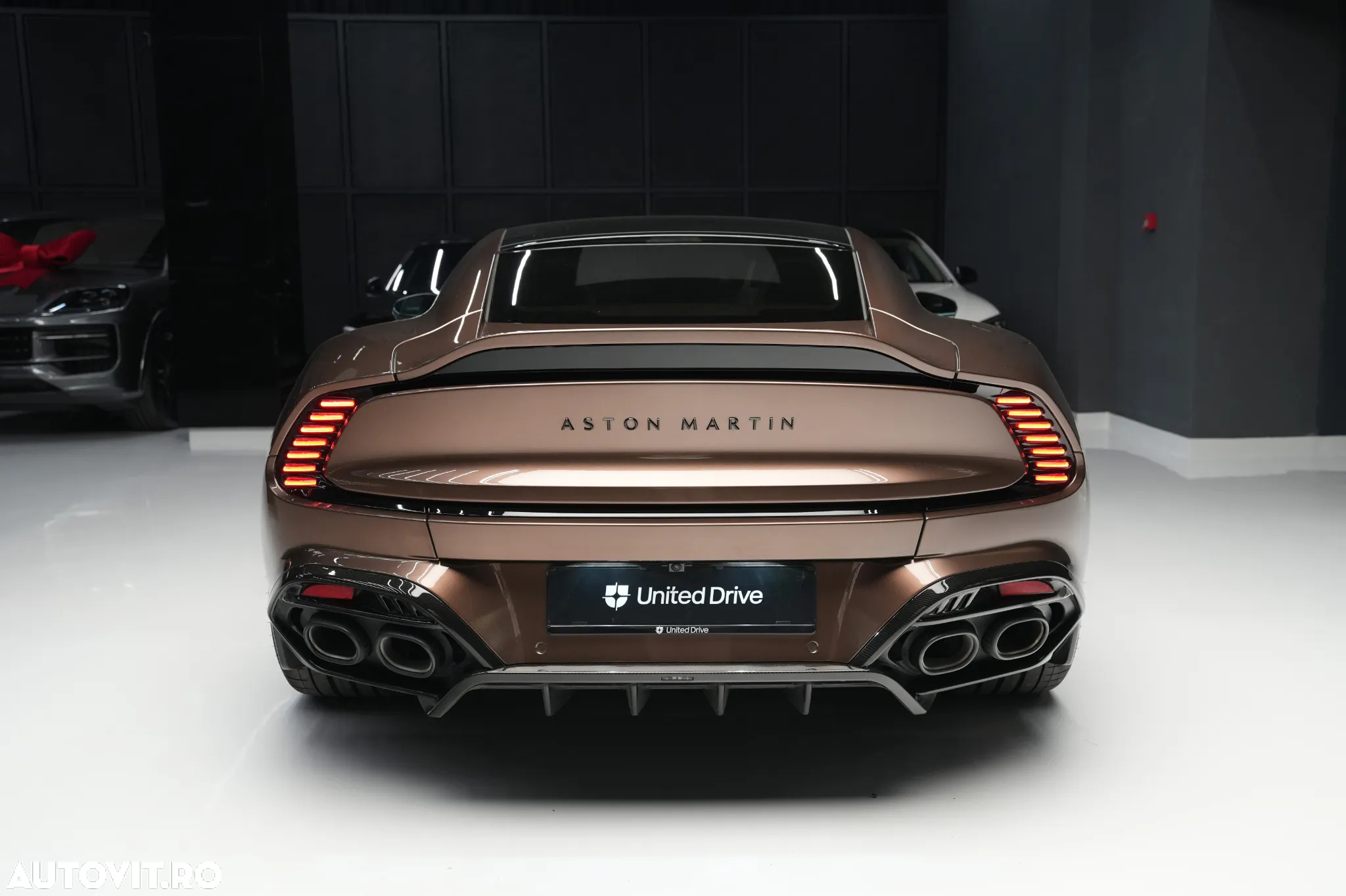 Aston Martin Vanquish - 32